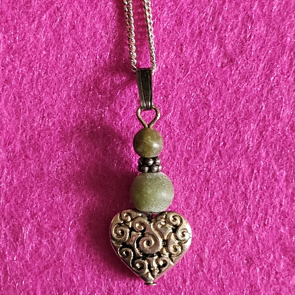 Silver Vintage Irish Heart Pendant Necklace/Purchased in Ireland